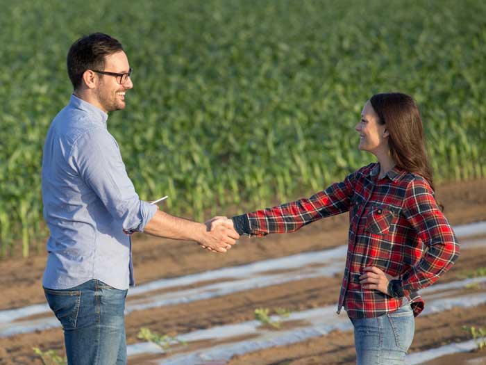 Job interview on farm. iStock.com/Jevtic