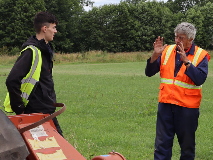 Maximise your chance of finding the right person for a job on your farm by following our step-by-step Recruitment Toolkit.